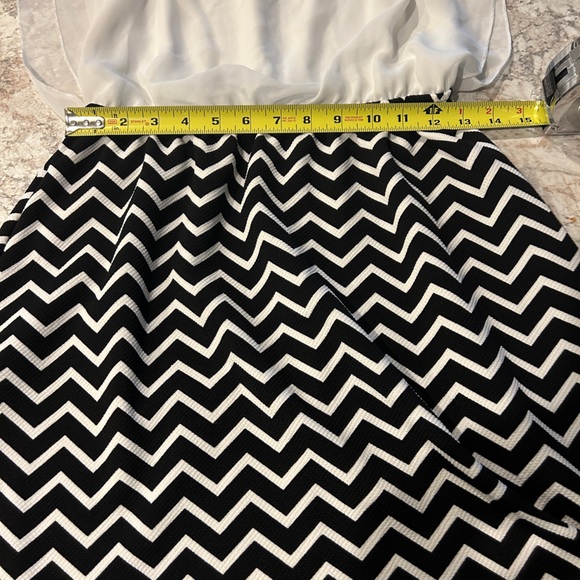 Speechless Black & White Chevron Dress Juniors Large - Picture 10 of 12